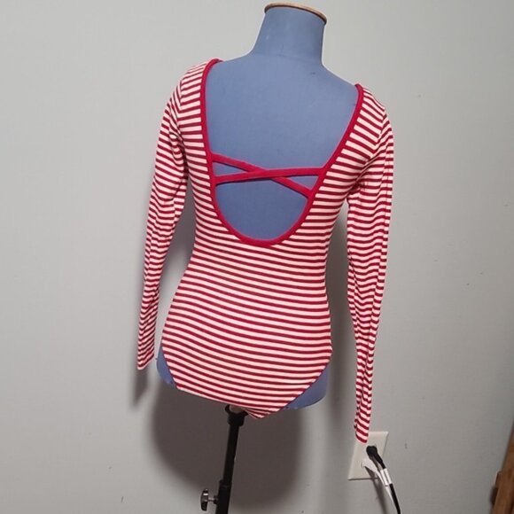 - H&M - Picture 3 of 7